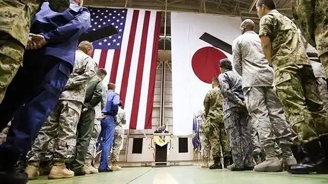 日本网友：为什么美国成功阻止了日本的崛起，却阻止不了中国呢？