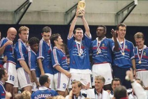 回顾98年世界杯决赛，罗纳尔多千古之谜，齐达内闪耀法兰西
