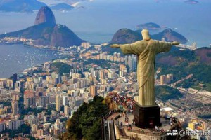 巴西为什么把首都从繁华的里约热内卢，迁到内陆高原？